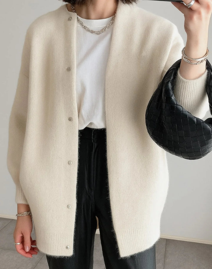 Women’s Relaxed-Fit Black Cardigan Sweater with Button-Front Design 2