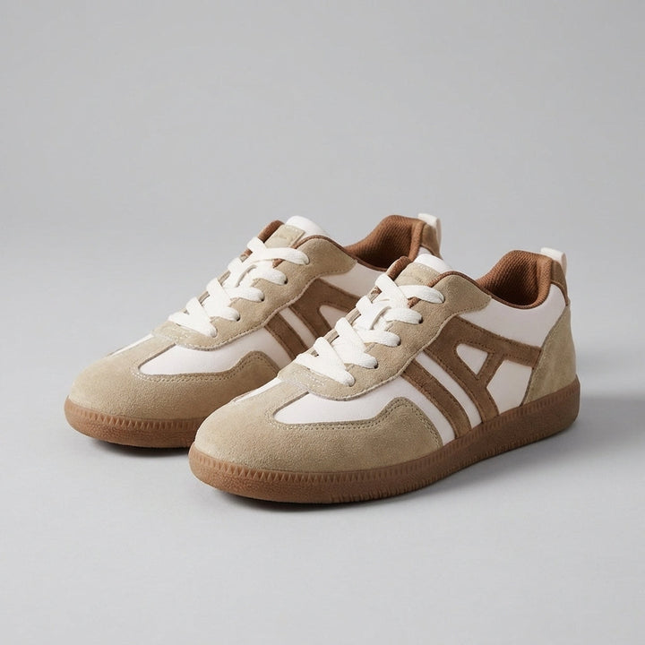 Women’s White Low-Top Sneakers Modern Casual Style for Summer 1